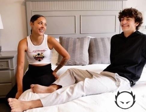 Sienna Harper - College Freshman Ty Young Drills 28-Year-Old Milf Sienna Harpers Tight Holes With His Young Cock! (2026/HotGuysFuck.com/FullHD)