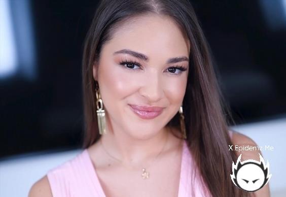 Gizelle Blanco - Amateur Allure Welcomes Gizelle Blanco, A Sexy Bartender Loves Pleasing Her Partner (2026/AmateurAllure.com/FullHD)