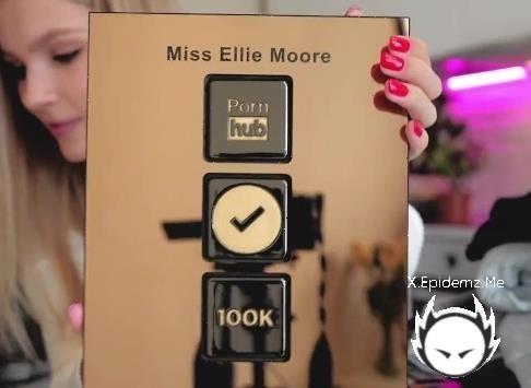Miss Ellie Moore - Unboxing 100,000 Subscribers From Pornhub (2026/PornhubPremium.com/OnlyFans.com/FullHD)