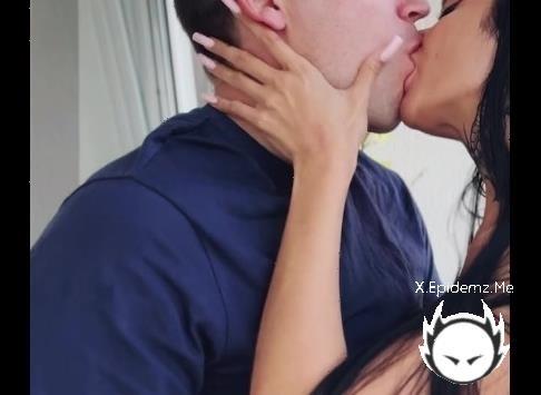 World Of Kisses - Tender Kisses With Stepsister In Leopard Top (2026/PornhubPremium.com/OnlyFans.com/FullHD)