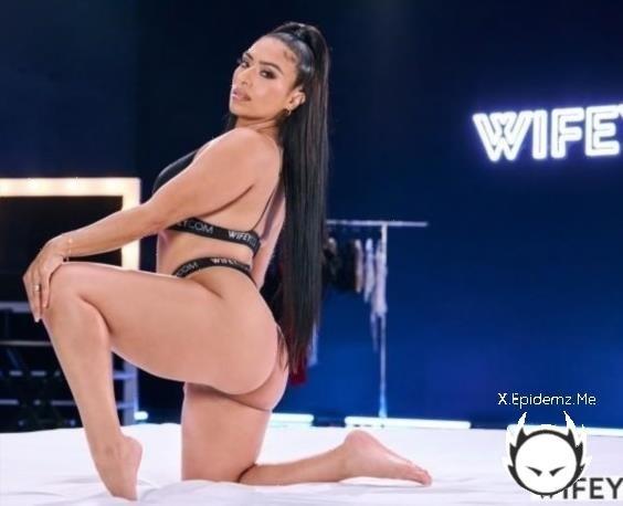 Sandra - Sandra And Ivan Wife Treats Her Man To A Front-Row Show (2026/Wifey.com/SD)