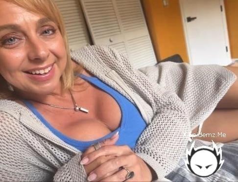 Brianna Beach - The Rest Stop (2026/MomComesFirst.com/FullHD)