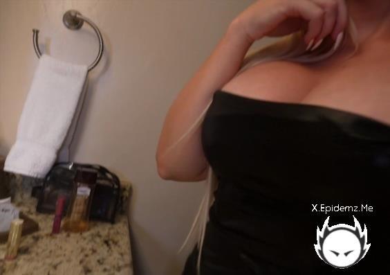 LivAnders69 - Bimbo Slut With Tight Mini Dress Sucks Cock And Gets Fucked In Bathroom While Clubbing (2026/PornhubPremium.com/OnlyFans.com/FullHD)